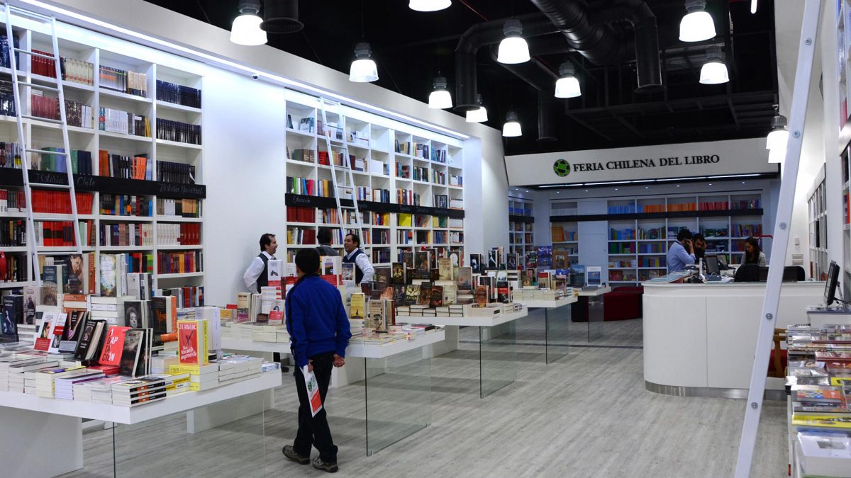 ARRIBA EN LA CORDILLERA - Tienda Feria Chilena del Libro